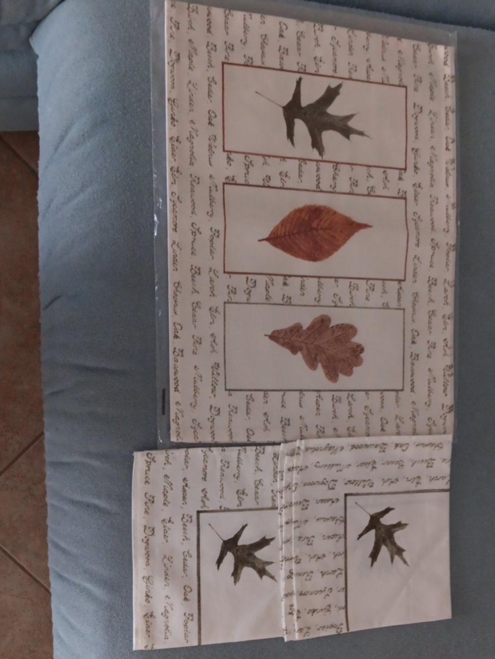 2 Cotton Placemats & 2 Napkins Leaves Names Of Tree written NEW 100% cotton